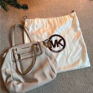 Michael Kors Beige Leather Shoulder Bag